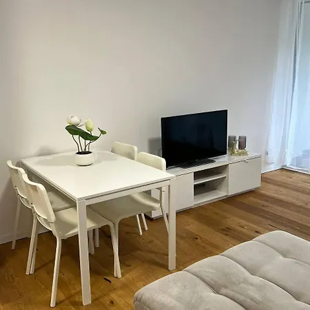 Cozy One-bedroom With Beautiful Terrace