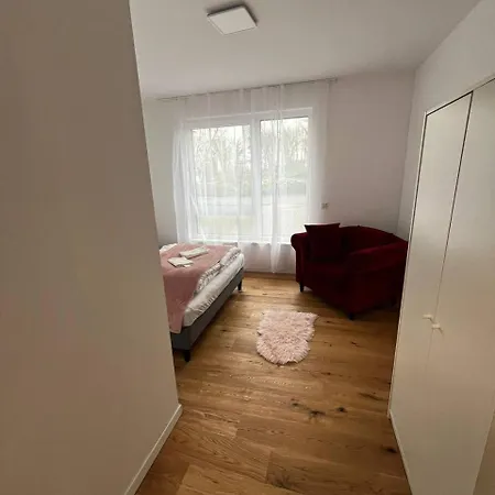 Cozy One-bedroom With Beautiful Terrace Appartement Ratingen