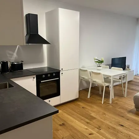 Cozy One-bedroom With Beautiful Terrace Appartement Ratingen