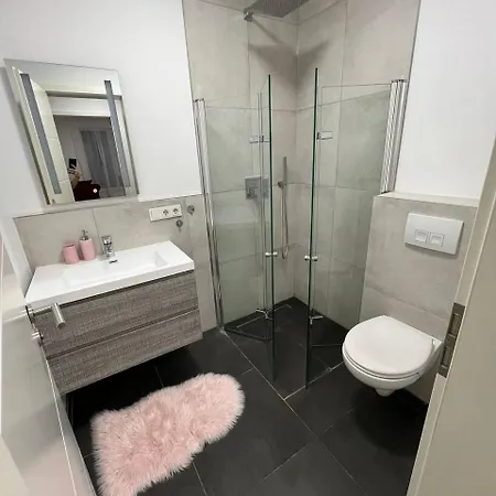 Appartement Cozy One-bedroom With Beautiful Terrace