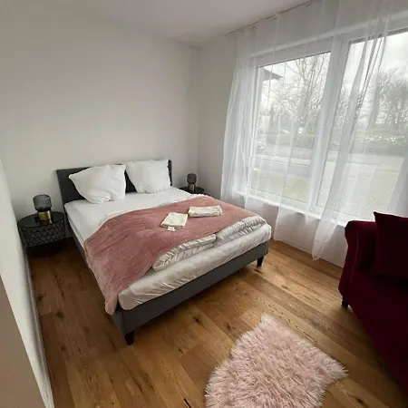 Appartement Cozy One-bedroom With Beautiful Terrace *
