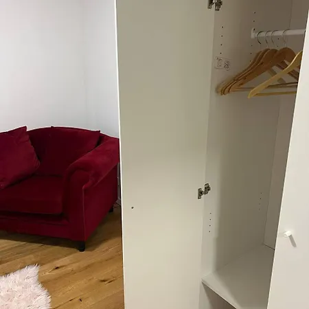 Appartement Cozy One-bedroom With Beautiful Terrace Ratingen